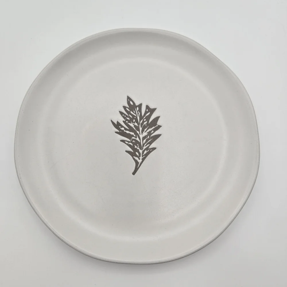 Bee & Willow Set Of 4 White Leaf Print Dessert Appetizer Salad Stoneware Plates